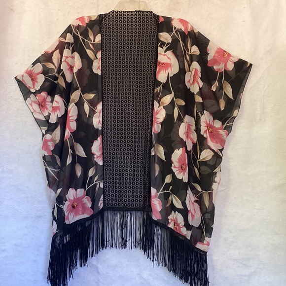 Black And Pink Tropical Floral Print Fringed Open Kimono Shawl - Picture 2 of 10